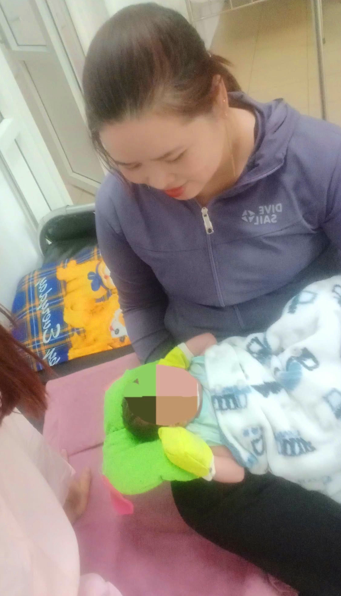 Người dân cùng chung dãy trọ giúp mẹ con sản phụ vượt cạn thành công