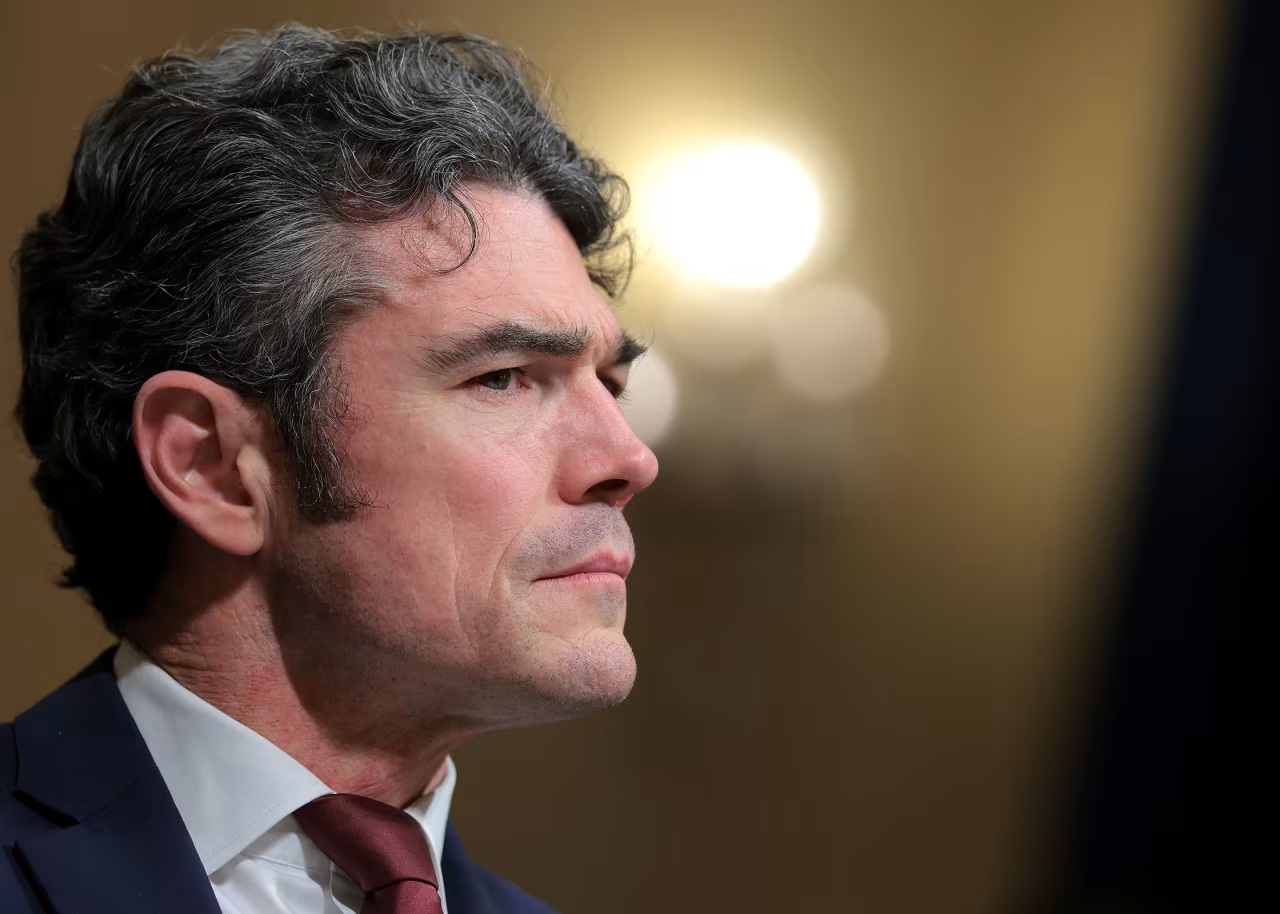 Giám đốc Trung tâm Chống khủng bố Quốc gia Joseph Kent điều trần trước Ủy ban An ninh Nội địa Hạ viện tại Tòa nhà Văn phòng Hạ viện vào ngày 11/12/2025 tại Washington, DC - Ảnh: Anna Moneymaker/Getty Images