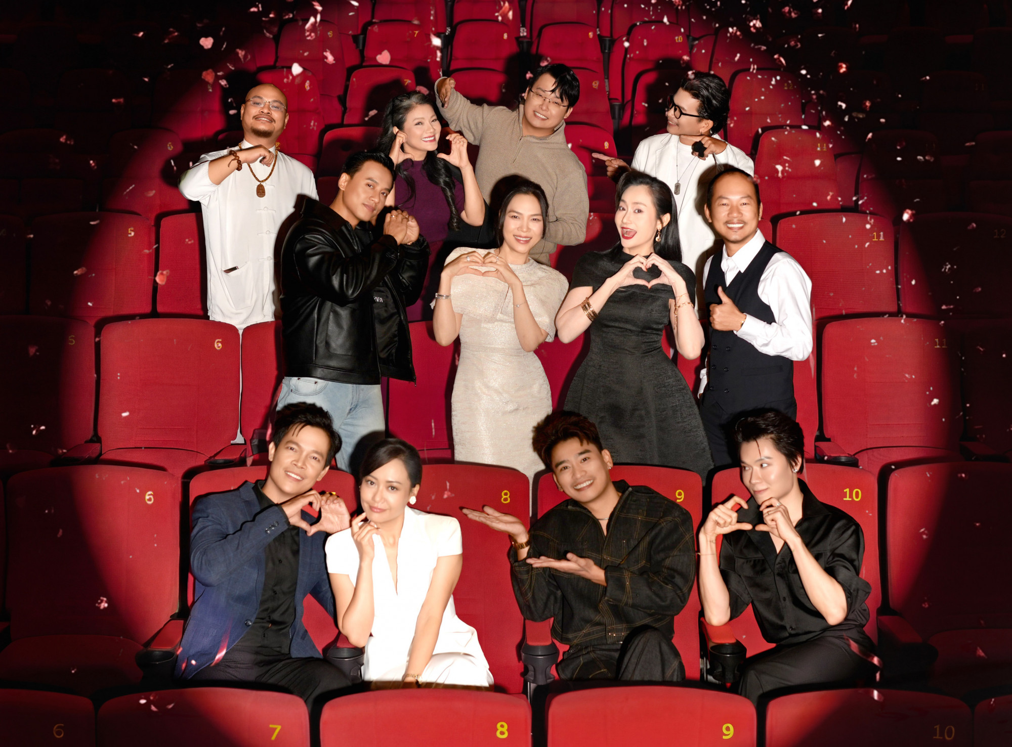 Dàn diễn viên phim Tài mừng doanh thu đạt 100 tỷ đồng