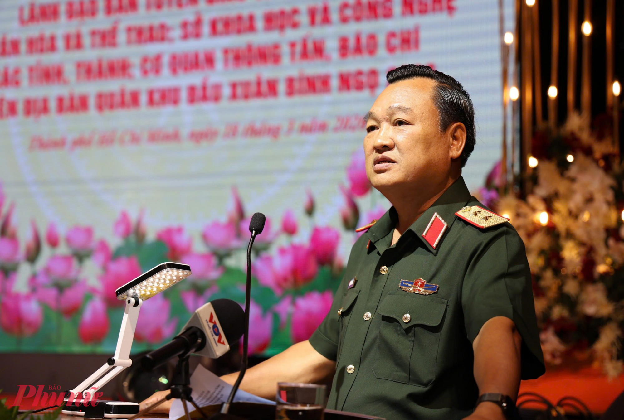 Trung tướng Trần Vinh Ngọc phát biểu tại buổi gặp mặt đầu Xuân với các cơ quan báo chí - Ảnh: Thanh Tâm