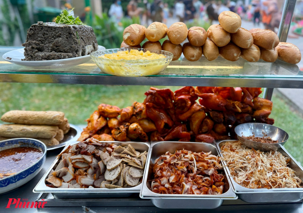 Lễ hội cũng tổ chức các chương trình hội thảo nhằm quảng bá món bánh mì cũng như củng cố hình ảnh, chất lượng bánh mì trước thực trạng nhiều sự cố an toàn thực phẩm gần đây gây ảnh hưởng đến bánh mì. 