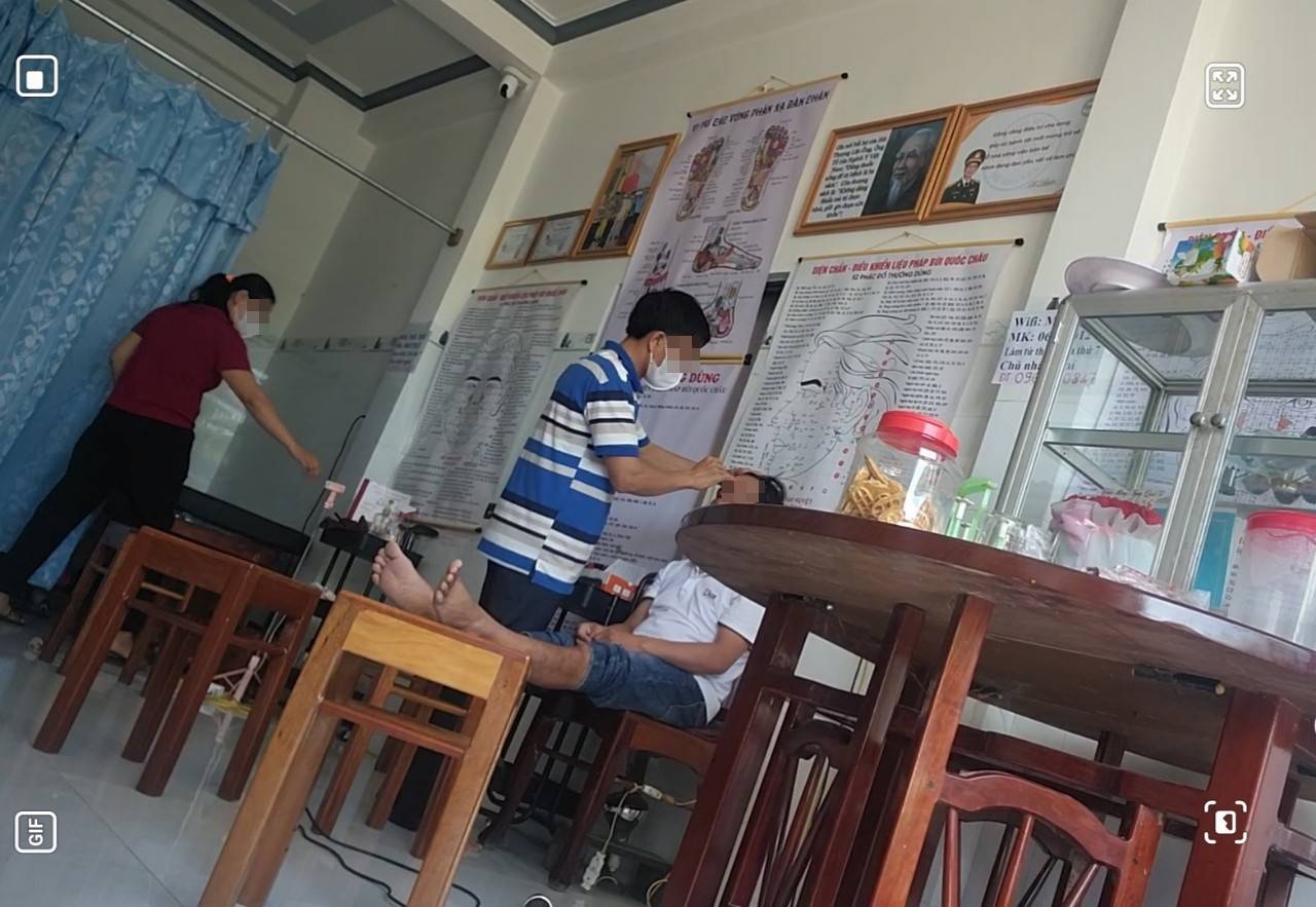 Hoạt động khám, chữa bệnh trái phép tại hộ gia đình ông H.K.H và bà T.T.P. - ảnh: Anh Hùng