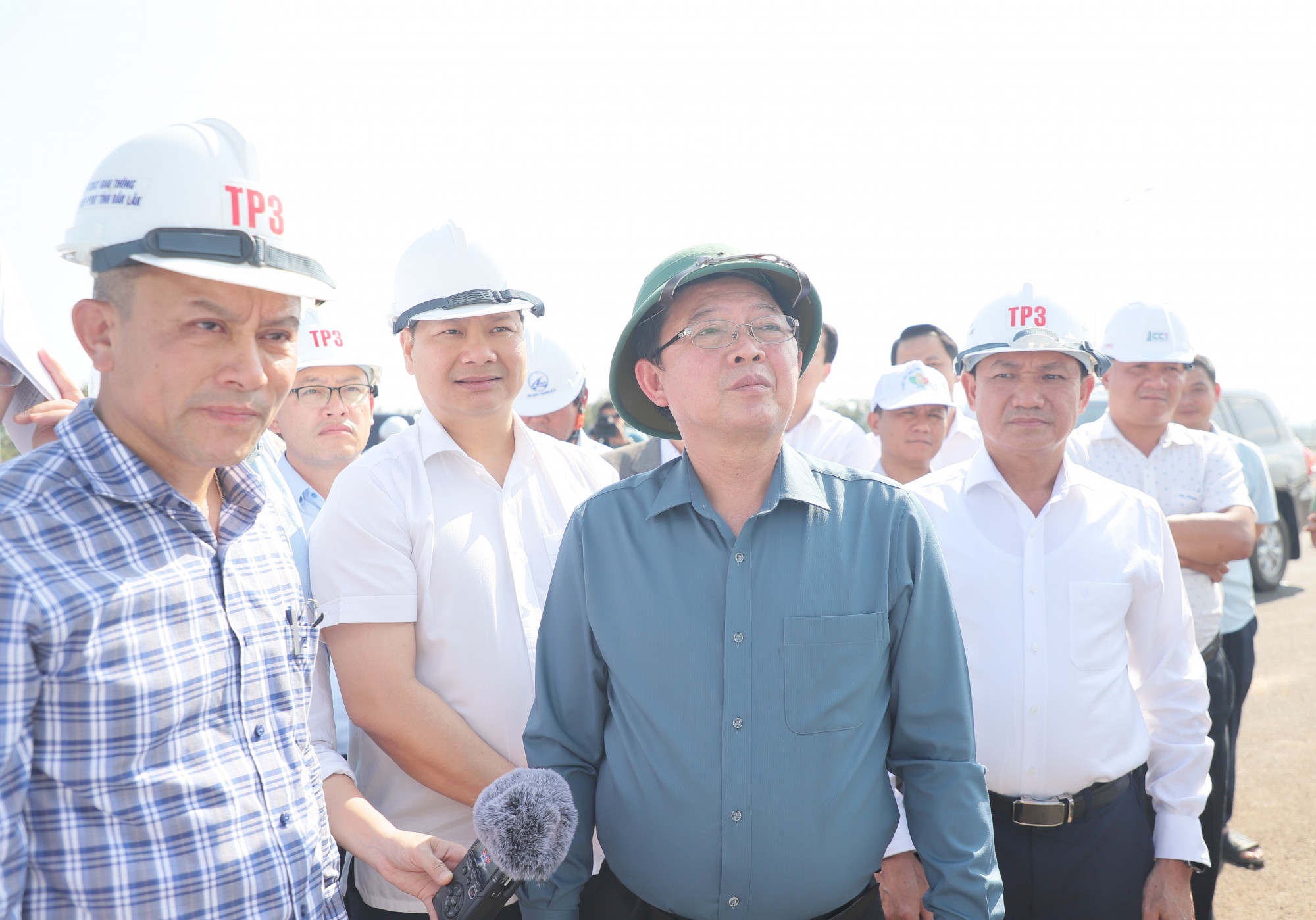 Phó Thủ tướng Chính phủ Hồ Quốc Dũng đã kiểm tra thực tế cao tốc Khánh Hòa – Buôn Ma Thuột