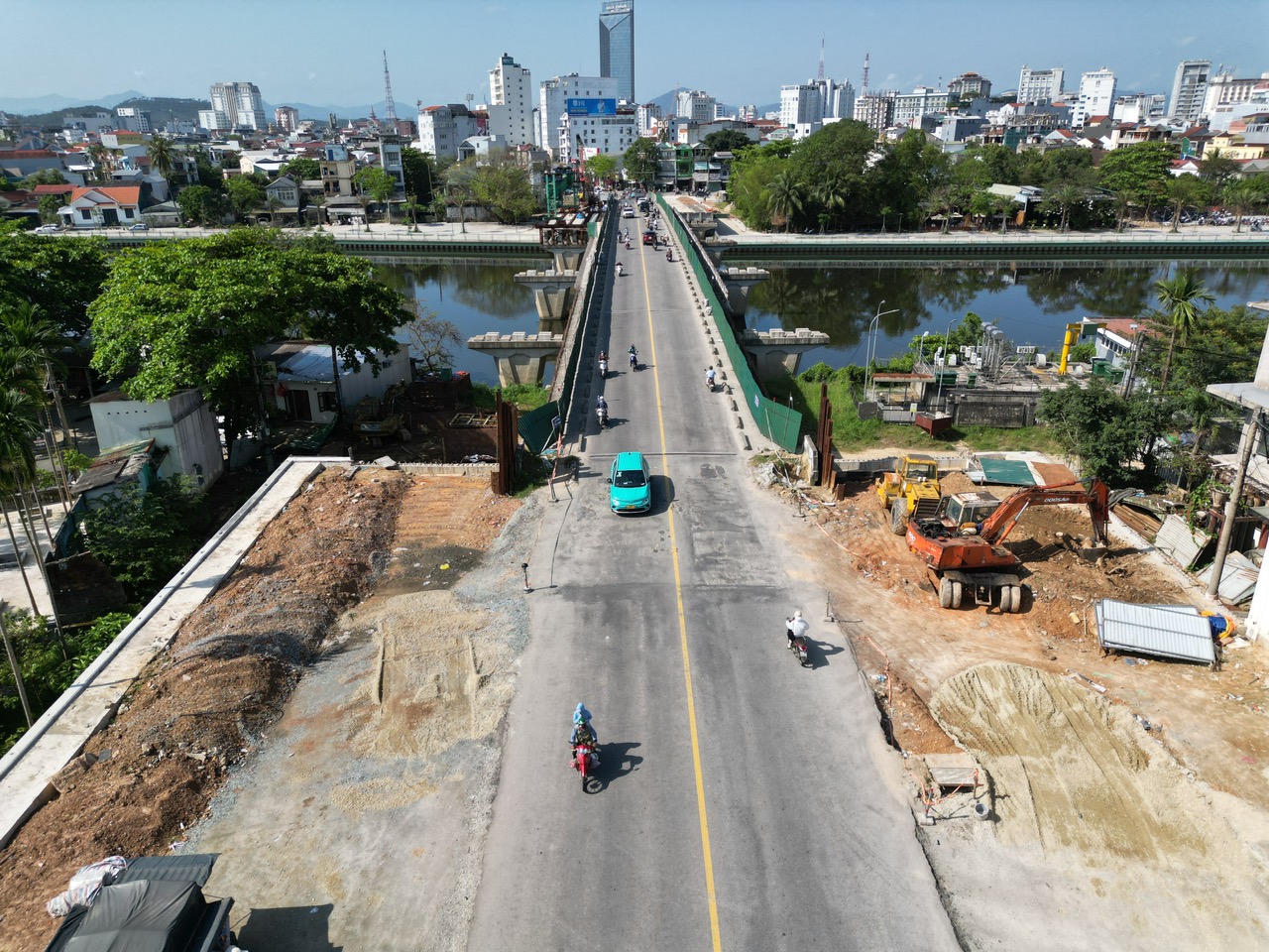 Dự án do Công ty cổ phần 479 Hòa Bình thi công từ tháng 7/2021, theo kế hoạch sẽ hoàn thành vào tháng 6/2024. Đến nay, khối lượng thi công mới đạt khoảng 71%, chậm tiến độ kéo dài.