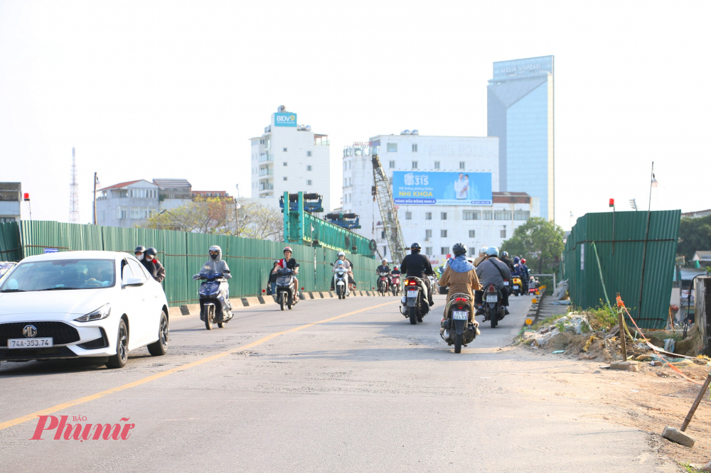 Theo Ban QLDA, tính đến nay, giá trị giải ngân của gói thầu mới đạt khoảng 78,8 tỷ đồng, tương đương 69,54% giá trị hợp đồng. Trước đó, vào tháng 11/2025, chủ đầu tư đã xử phạt hành chính số tiền 1,5 tỷ đồng đối với Công ty CP 479 Hòa Bình do chậm tiến độ kéo dài.