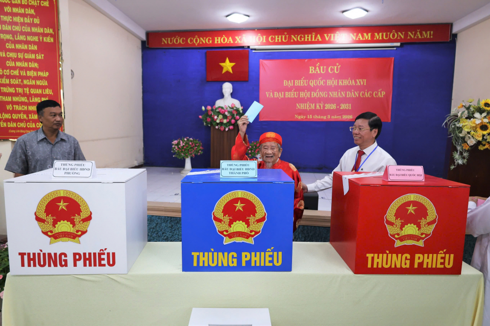 ỉ lệ cử tri tham gia đạt trên 99%, bầu đủ số lượng đại biểu với mức tín nhiệm cao - đó không chỉ là những con số ấn tượng, mà còn là minh chứng sống động cho ý thức công dân