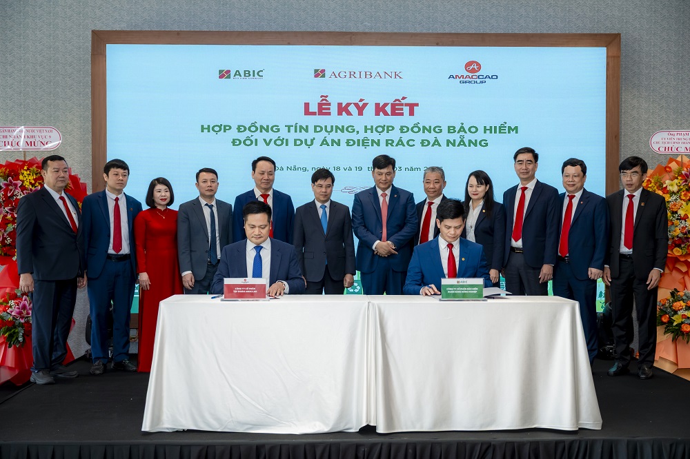 Đại diện Tập đoàn Amaccao và ABIC ký kết hợp tác - Ảnh: Agribank