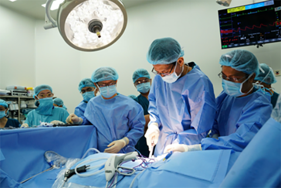 Ê-kíp bác sĩ thực hiện lấy, ghép thận cho bé P., ảnh BVCC