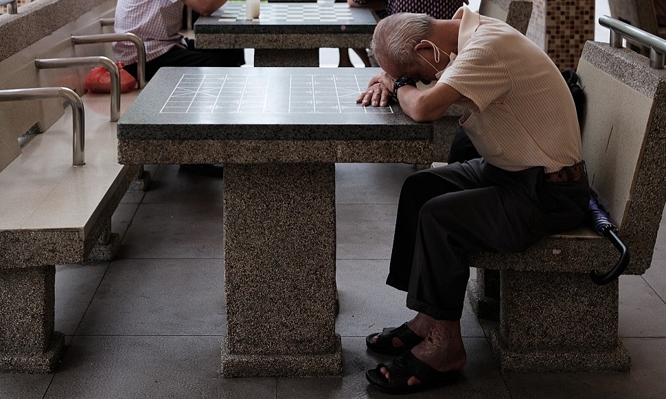 Nhiều người cao tuổi mắc sùi mào gà nặng do tự ý điều trị - ảnh minh họa