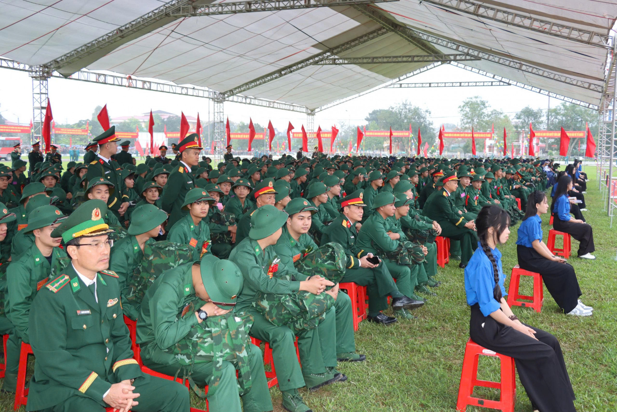 Thanh niên tỉnh Hà Tĩnh lên đường nhập ngũ năm 2026 - Ảnh: Khánh Trung
