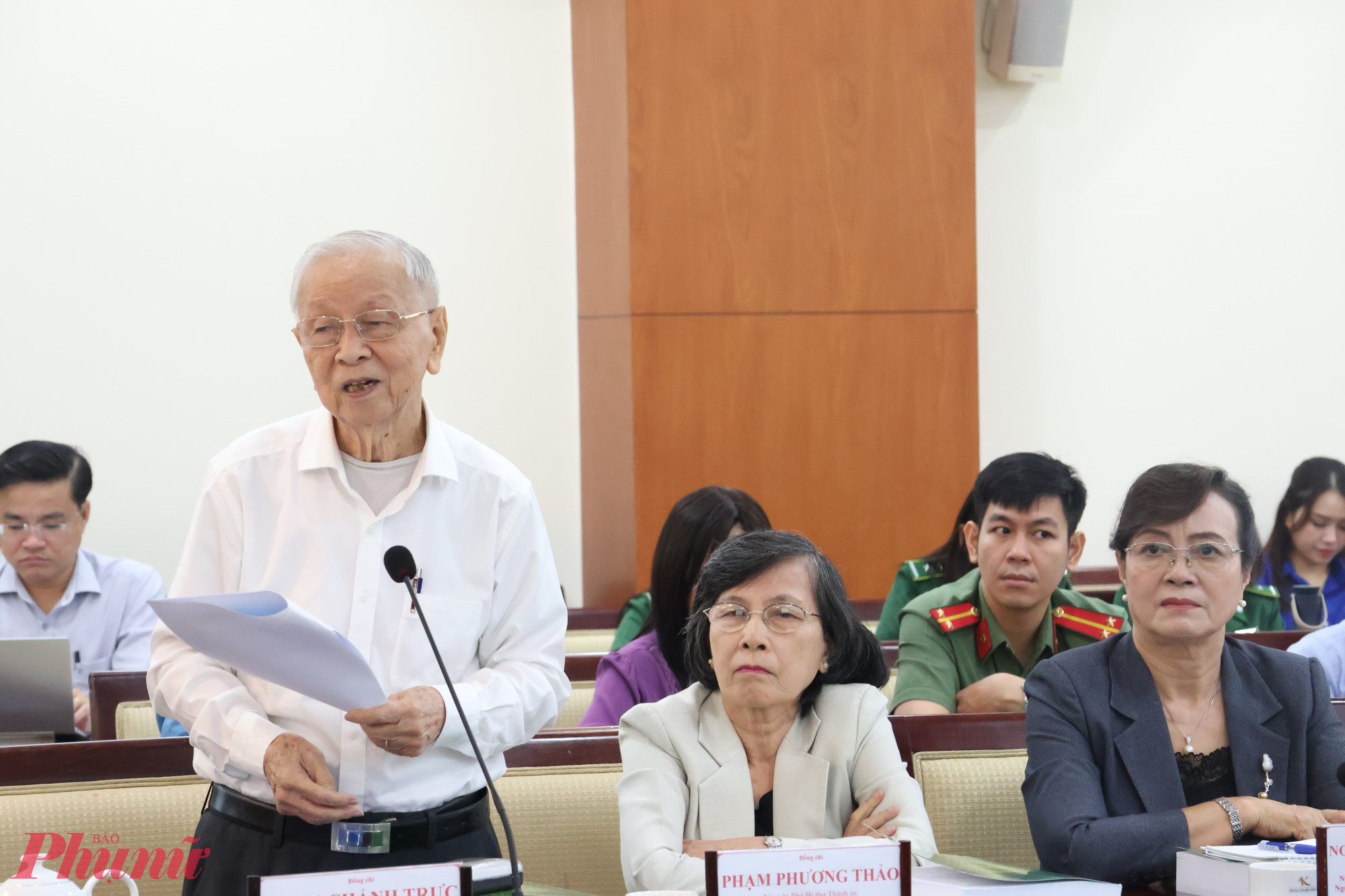 Ông Phạm Chánh Trực phát biểu, đánh giá vai trò đặc thù của lực lượng TNXP TPHCM sau 50 năm - Ảnh: Thanh Tâm