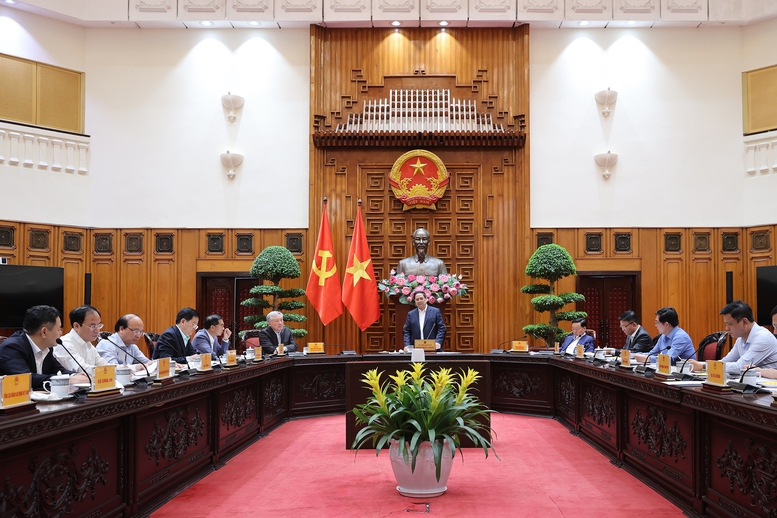 Thủ tướng Phạm Minh Chính nêu rõ mục tiêu cao nhất là không để thiếu năng lượng, xăng dầu trong bất cứ trường hợp nào - Ảnh: VGP/Nhật Bắc