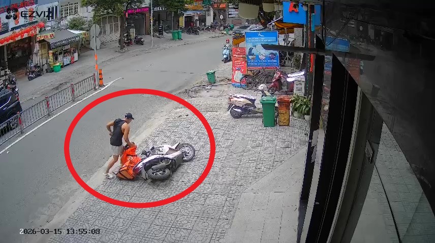 Ảnh cắt từ clip vụ việc.