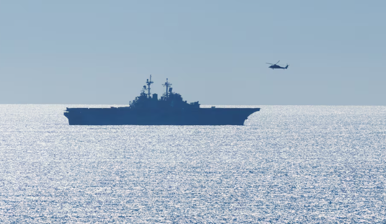 Tàu chở hàng ở Vịnh, gần eo biển Hormu