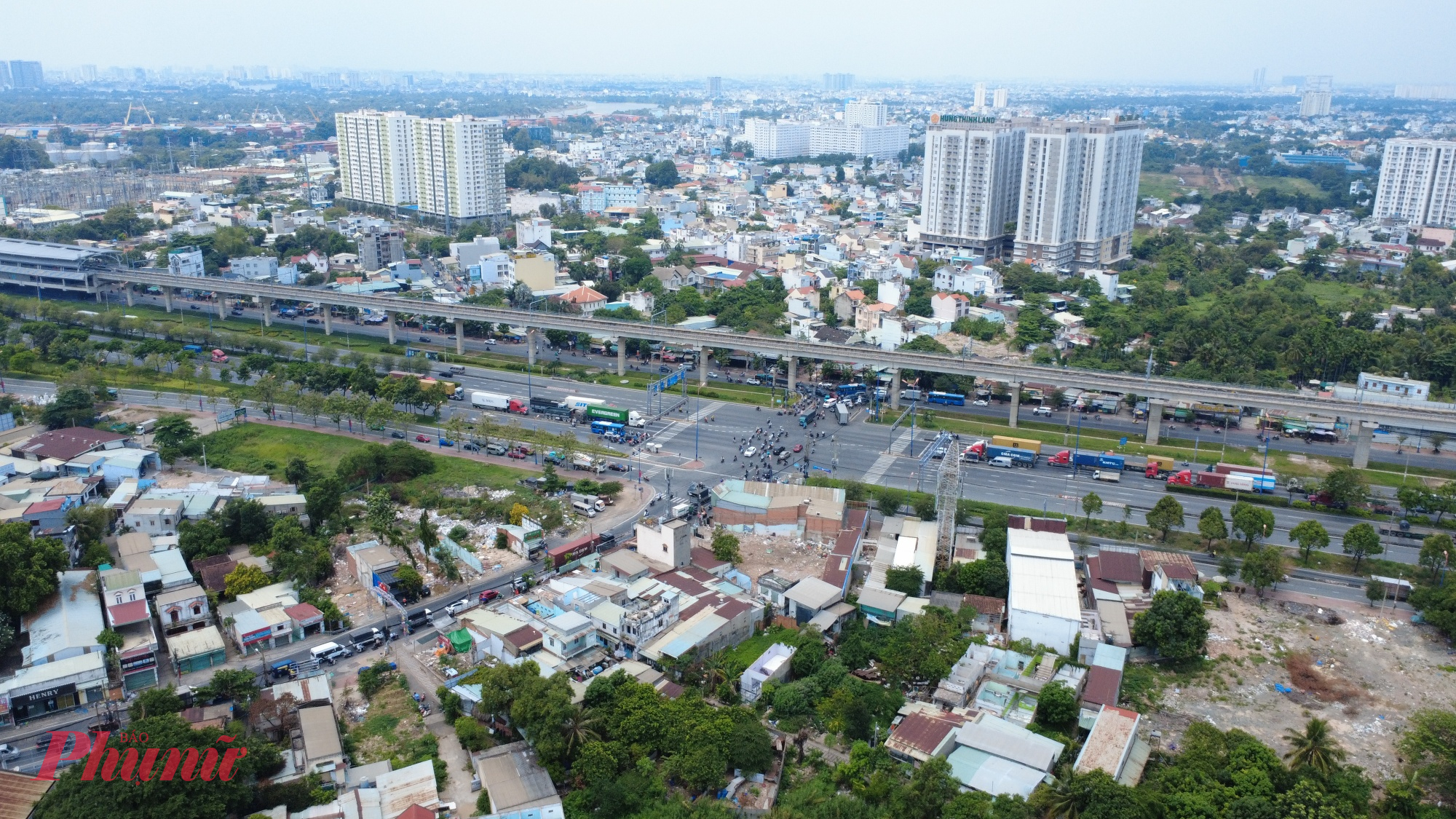 Dự án dự kiến chia làm 3 đợt bàn giao, trong đó một phần từ cầu Đường Xuồng đến đường Dương Đình Hội sẽ hoàn tất trong tháng 3/2026, các khu vực còn lại tiếp tục bàn giao trong tháng 4 và hoàn tất toàn bộ nút giao Bình Thái vào quý II/2026.