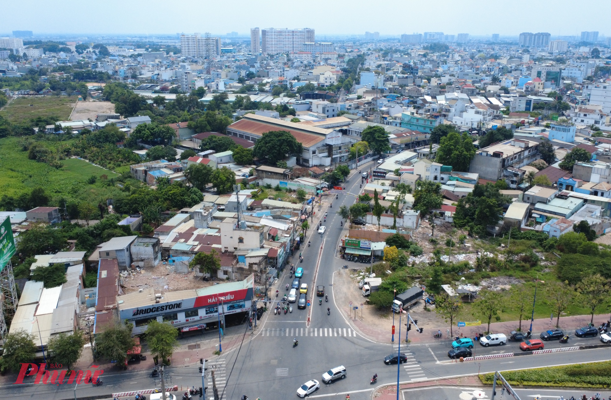 Theo báo cáo của Ban Quản lý dự án đầu tư xây dựng các công trình giao thông TPHCM, hai đoạn trọng điểm của dự án là đoạn 1 và đoạn 2 đang được đẩy nhanh công tác bồi thường, giải phóng mặt bằng, nhưng vẫn còn nhiều vướng mắc.