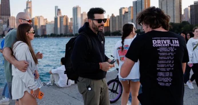 Câu lạc bộ Scream Club Chicago, một tổ chức gần như vô danh khi mới thành lập hồi tháng Sáu năm ngoái, nay đã trở nên rất nổi tiếng với các chi nhánh mọc lên khắp thế giới chỉ sau chín tuần