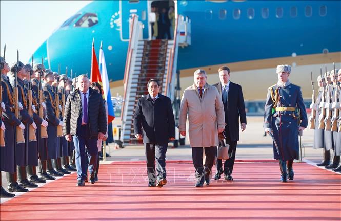 Lễ đón chính thức Thủ tướng Phạm Minh Chính thăm LB Nga được tổ chức trang trọng tại sân bay quốc tế Knukov 2, thứ trưởng Bộ Ngoại giao LB Nga Durenko Andrey chủ trì - Ảnh: TTXVNo