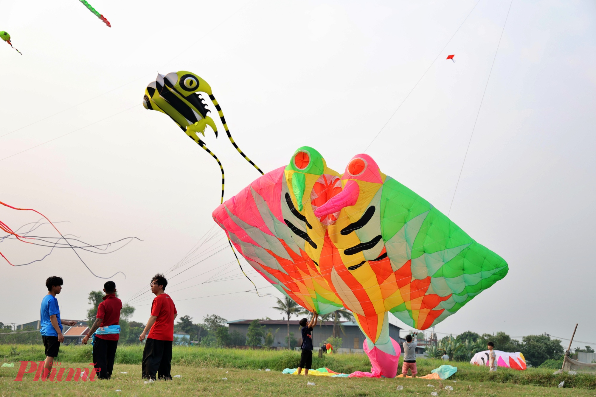 Theo anh, ngoài mẫu diều “độc bản” này, câu lạc bộ còn sở hữu nhiều loại diều khác có chiều dài lên đến 50m, thuộc nhóm hiếm trên thế giới, đòi hỏi kỹ thuật và kinh nghiệm để vận hành.