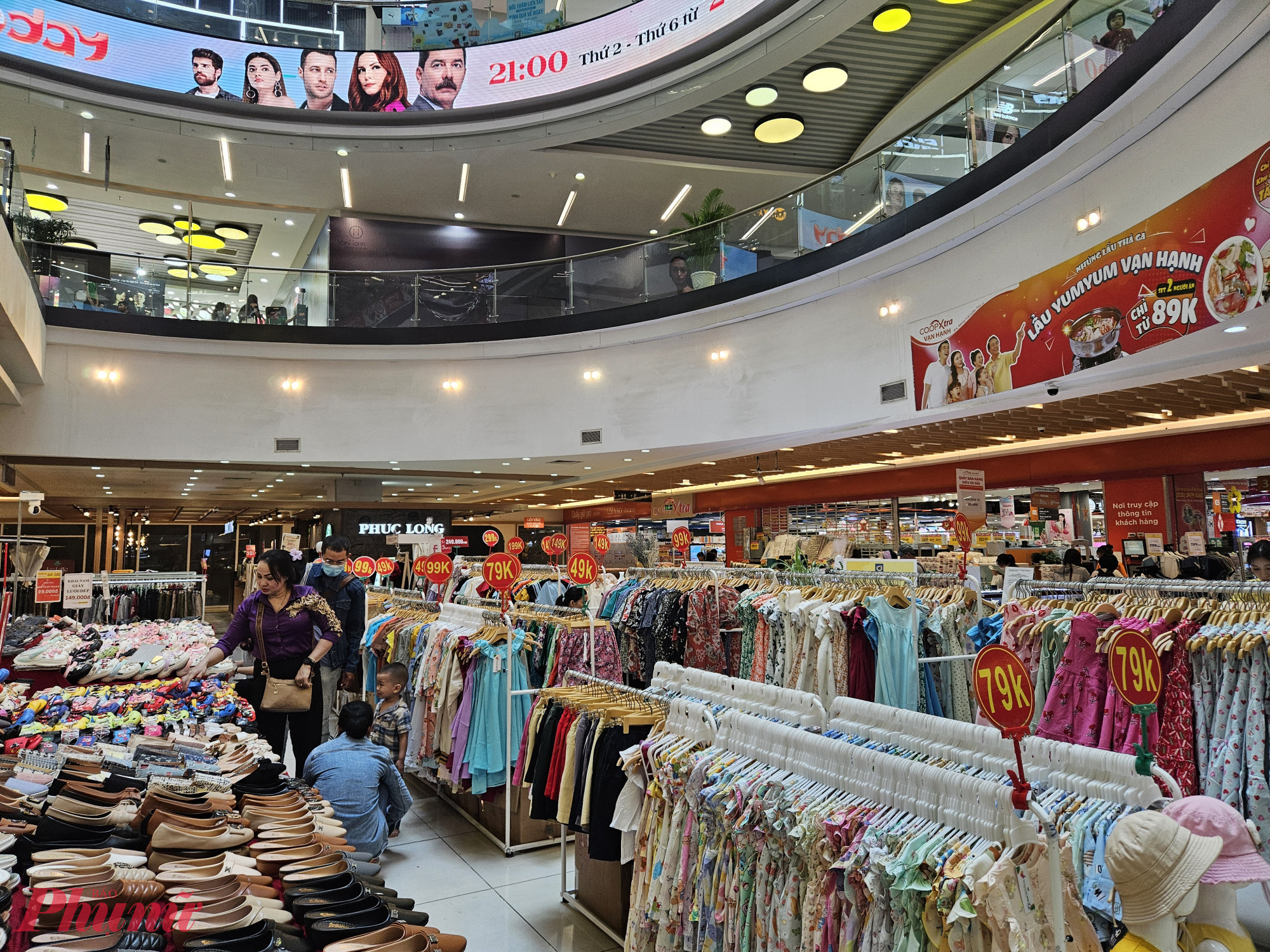 Người tiêu dùng đang lựa chọn kỹ hơn trước khi mua sản phẩm