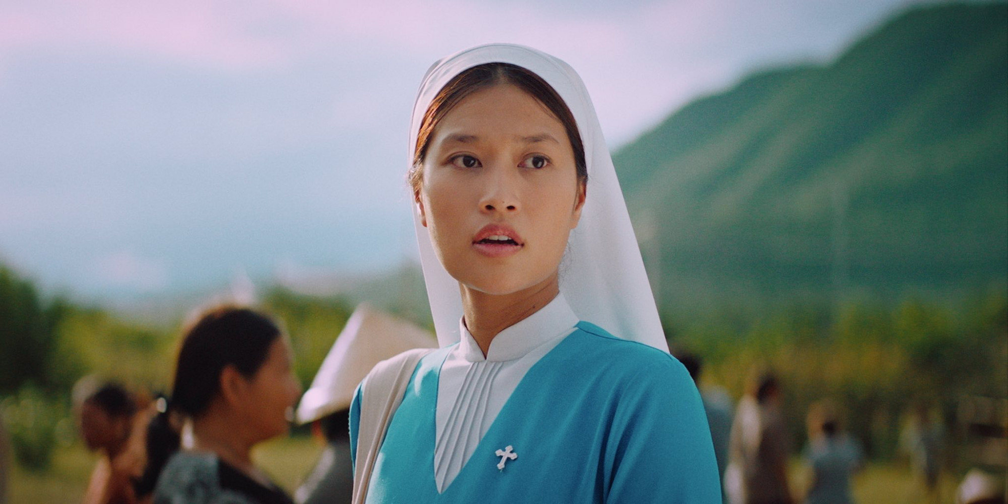 Hoa hậu Thiên Ân để mặt mộc trong phim