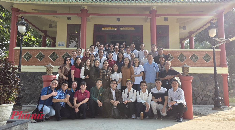 Đoàn nghệ sĩ sân khấu TPHCM tham gia sinh hoạt chuyên đề về sân khấu do Ban Tuyên giáo Thành ủy TPHCM tổ chức.