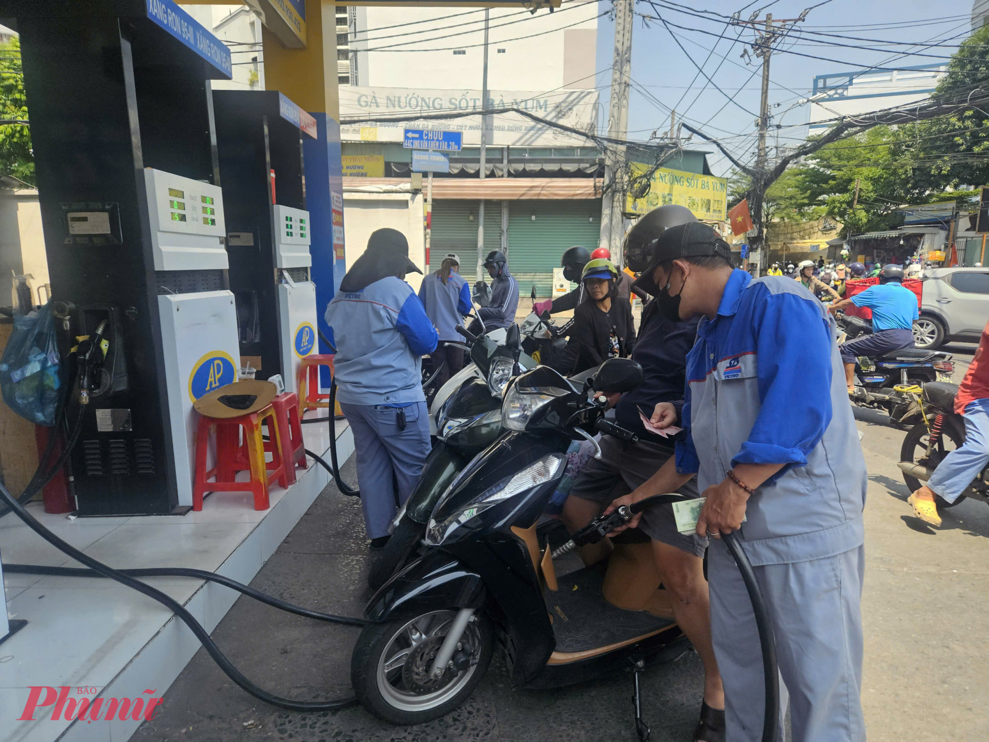 Giá xăng dầu đang ở mức cao lịch sử trong nhiều năm - Ảnh: Ngọc Thùy