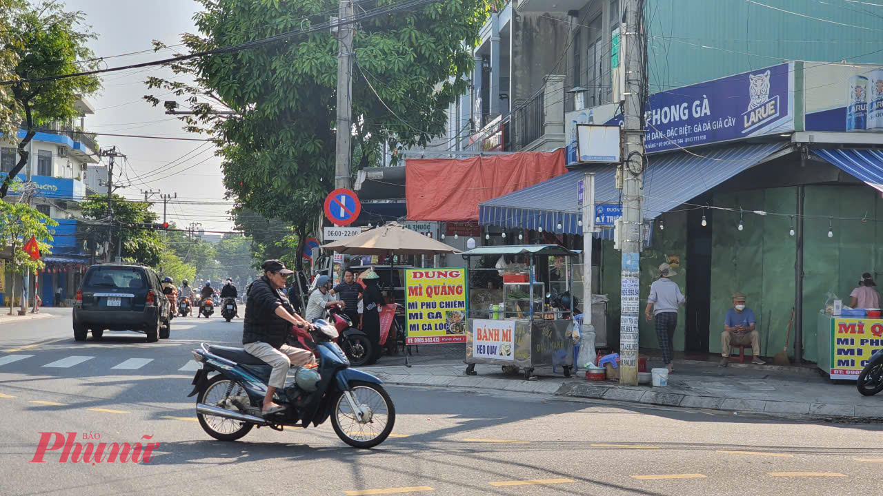 Vỉa hè trên đường Huỳnh Ngọc Huệ.