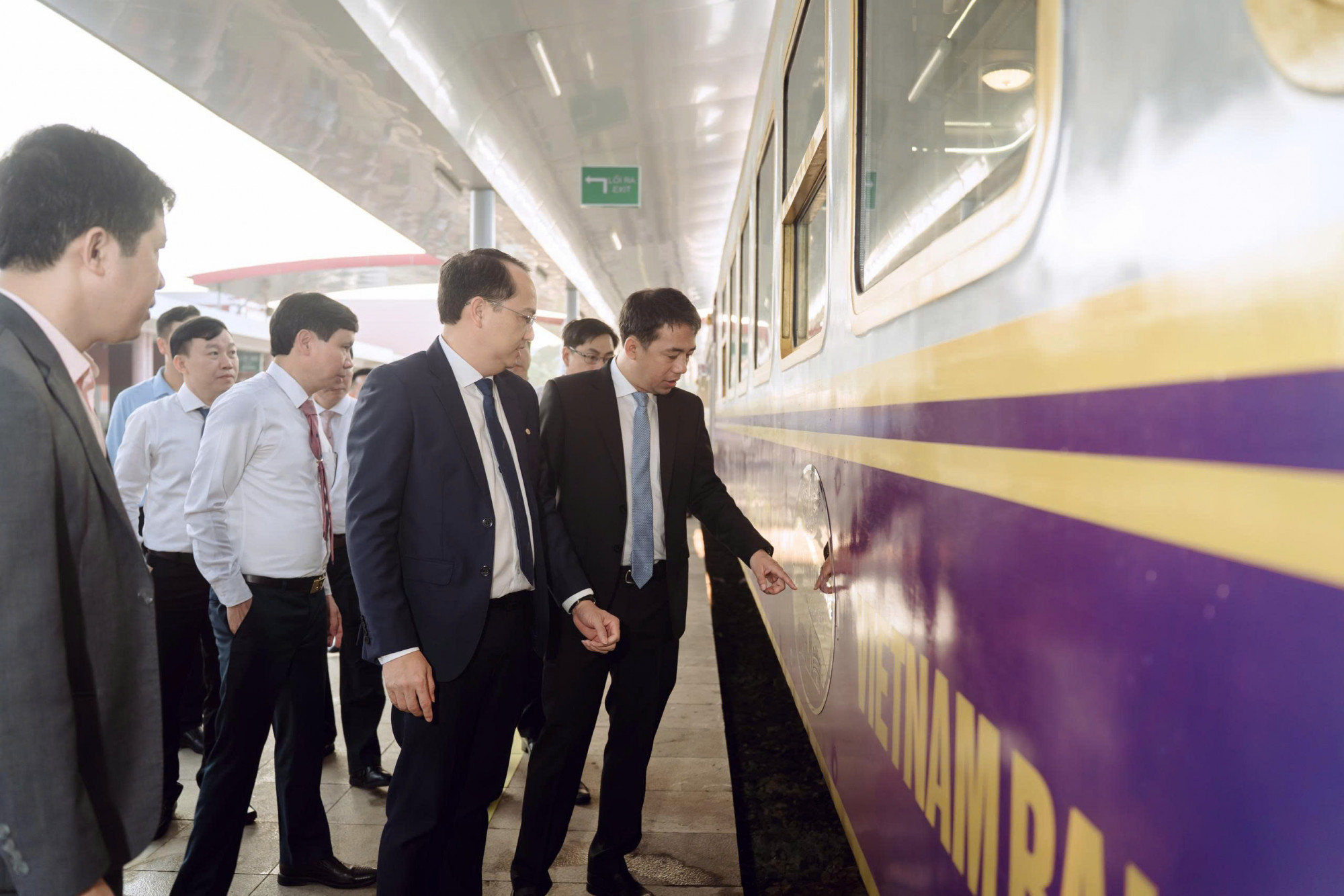 Giao diện mới đoàn tàu 'Hành trình kết nối di sản Miền Trung' vừa ra mắt trong sáng 26/3