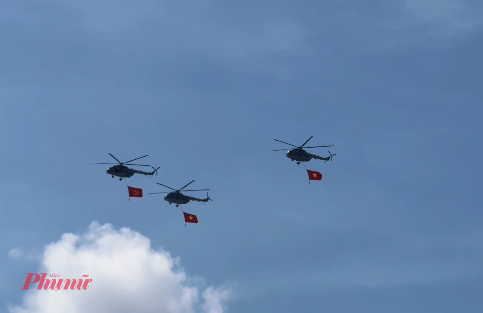 Lần đầu, du khách có thể bay 60 phút ngắm TPHCM từ trên cao, trải nghiệm khác biệt giữa mùa du lịch sôi động - Ảnh: T.T