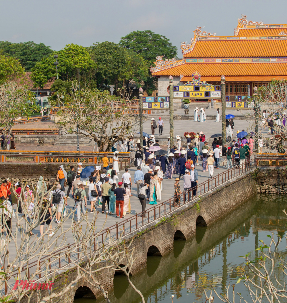 Đây cũng là dịp để khơi dậy niềm tự hào dân tộc, bồi đắp tình yêu quê hương, đồng thời nâng cao ý thức gìn giữ và phát huy di sản văn hóa.