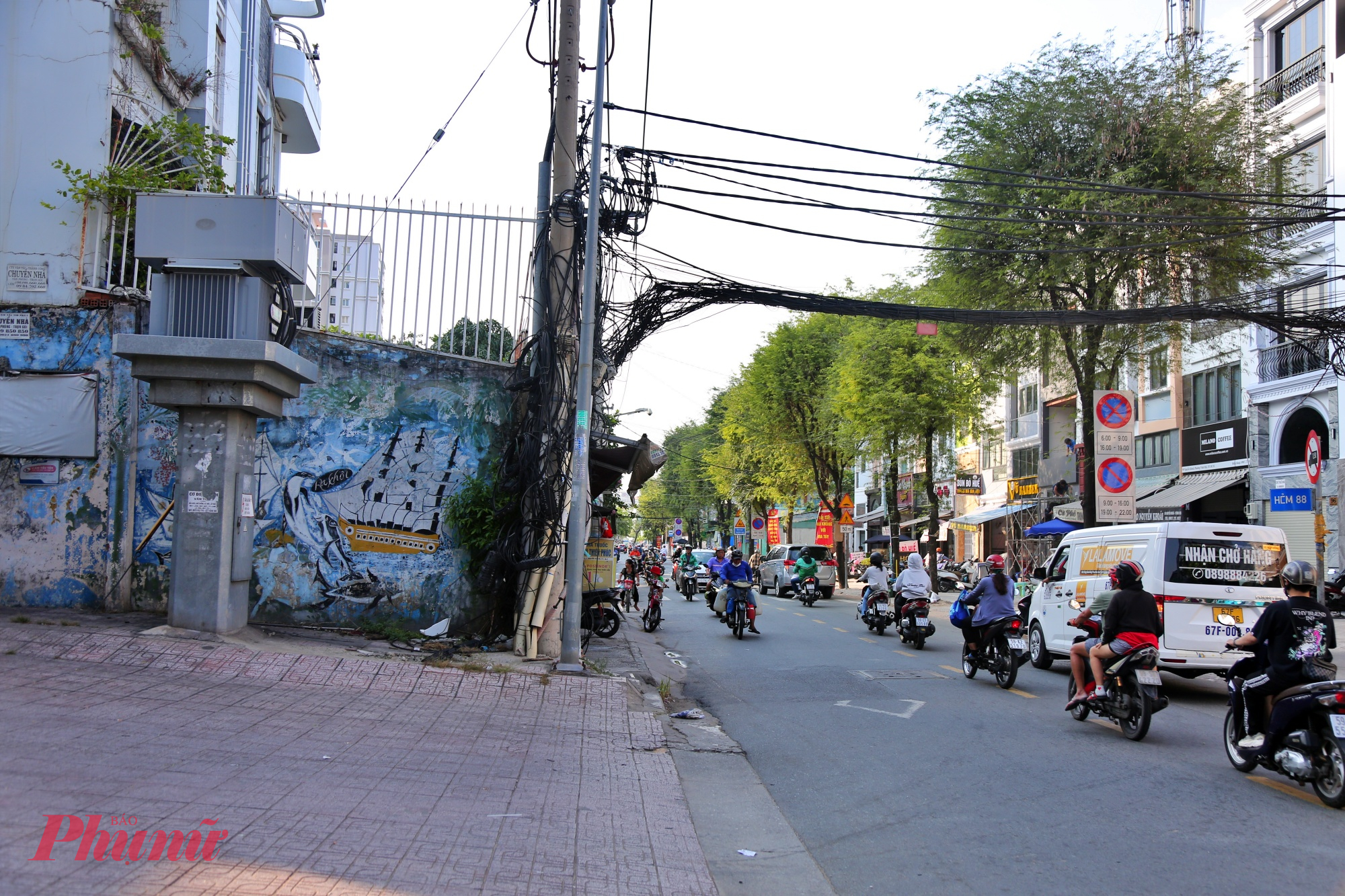 Với quy mô lớn và vai trò kết nối chiến lược, dự án cầu đường Nguyễn Khoái được xem là một trong những công trình hạ tầng trọng điểm của TPHCM giai đoạn hiện nay. Việc yêu cầu gộp các gói thầu được đánh giá là bước đi mạnh mẽ nhằm khắc phục tình trạng phân tán nguồn lực, tăng tính đồng bộ và nâng cao hiệu quả thi công. 