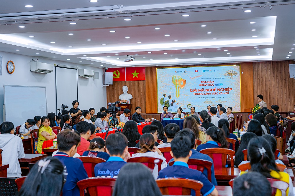 Quang cảnh buổi tọa đàm - Ảnh: Quỹ Khởi Sự Từ Tâm