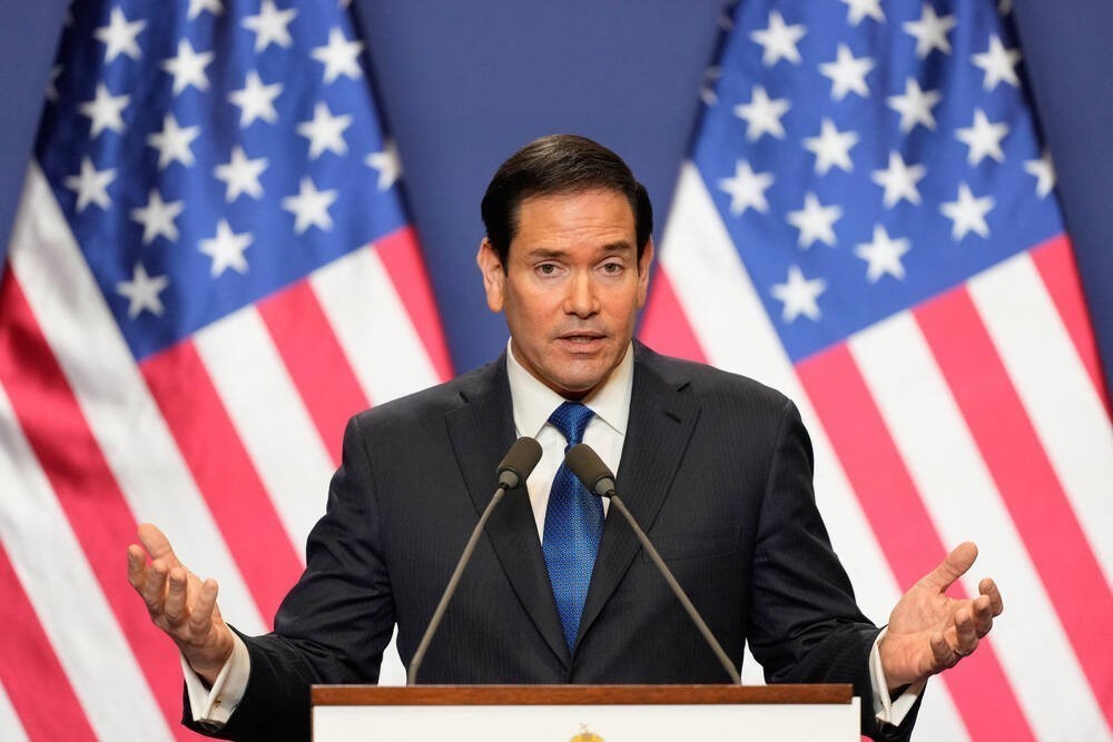 Ngoại trưởng Mỹ Marco Rubio phát biểu trong cuộc họp báo tại Budapest nhân chuyến thăm Hungary ngày 16/2/2026. Ảnh: Anadolu Agency/TTXVN
