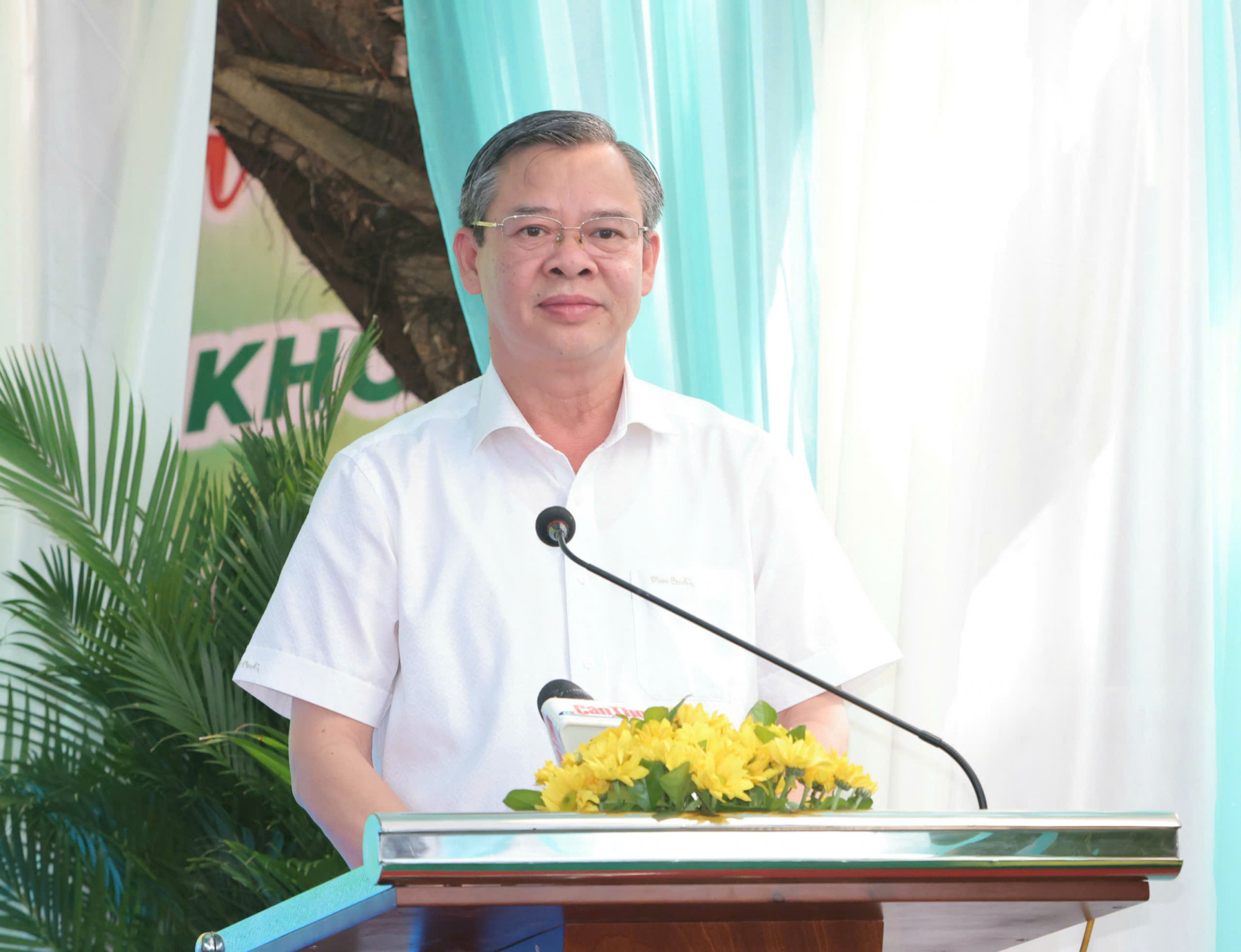 Ông Trương Cảnh Tuyên - Chủ tịch UBND TP Cần Thơ cam kết sẽ tiếp tục quan tâm, tạo điều kiện thuận lợ