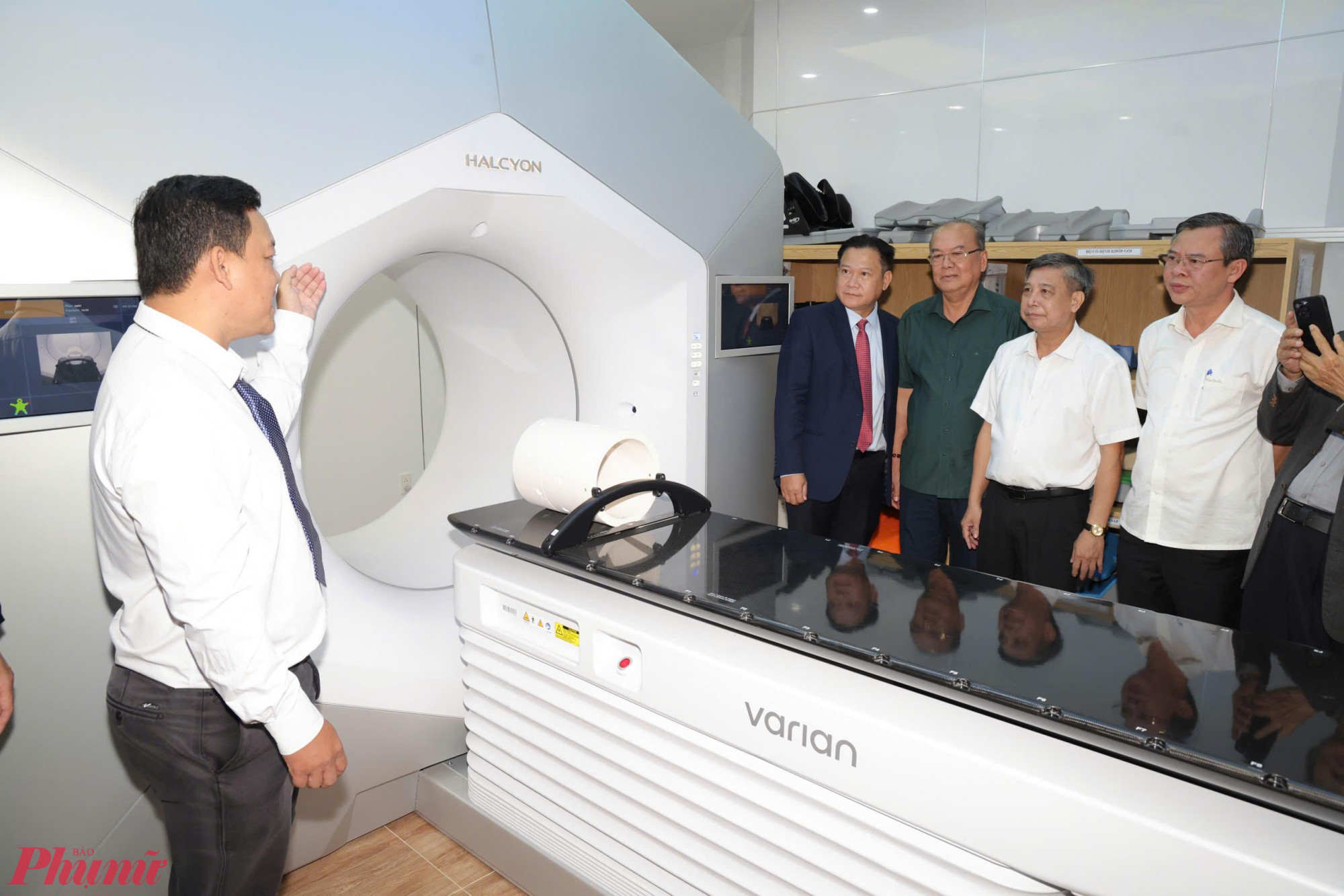 Bàn giao máy gia tốc xạ trị bệnh ung thư ở Cần Thơ 