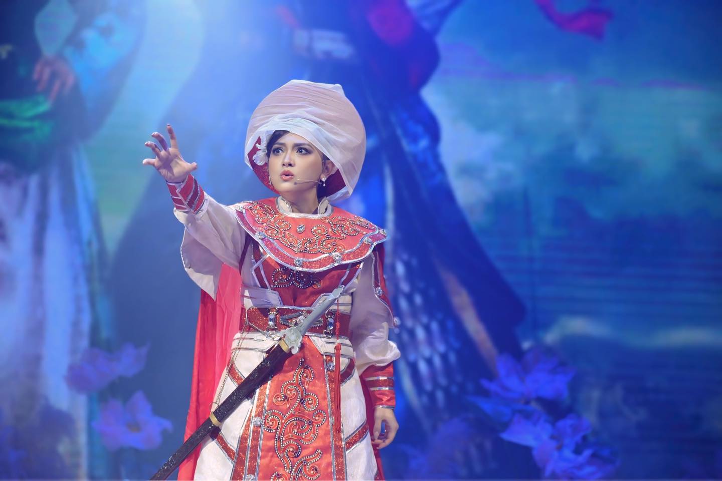 Thuỳ Dung trong trích đoạn Mê Linh biệt khúc khiến dư luận phản ứng về cách ca, diễn (Ảnh: Thuỳ Dung Võ Offcical)