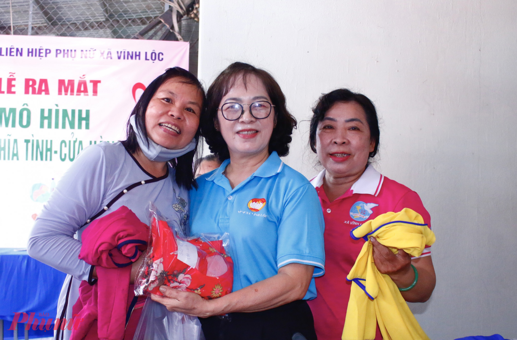 Mỗi phần là sự sẻ chia, động viên của Hội LHPN xã gửi đến các chị em