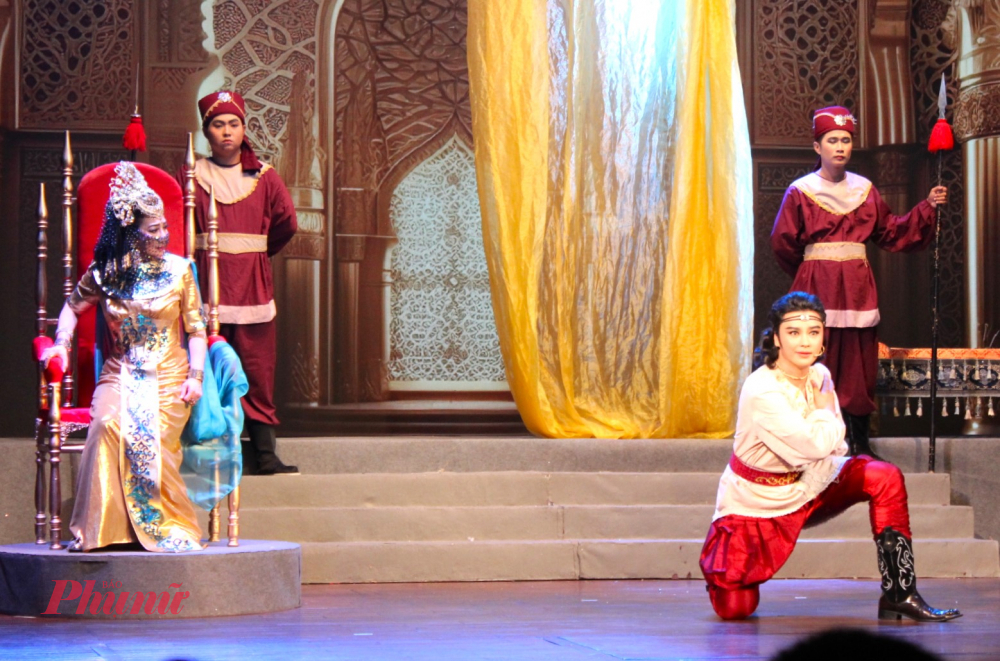 Ở tuổi ngoài 60, NSƯT Thanh Thanh Tâm vẫn giữ được sắc vóc tươi trẻ