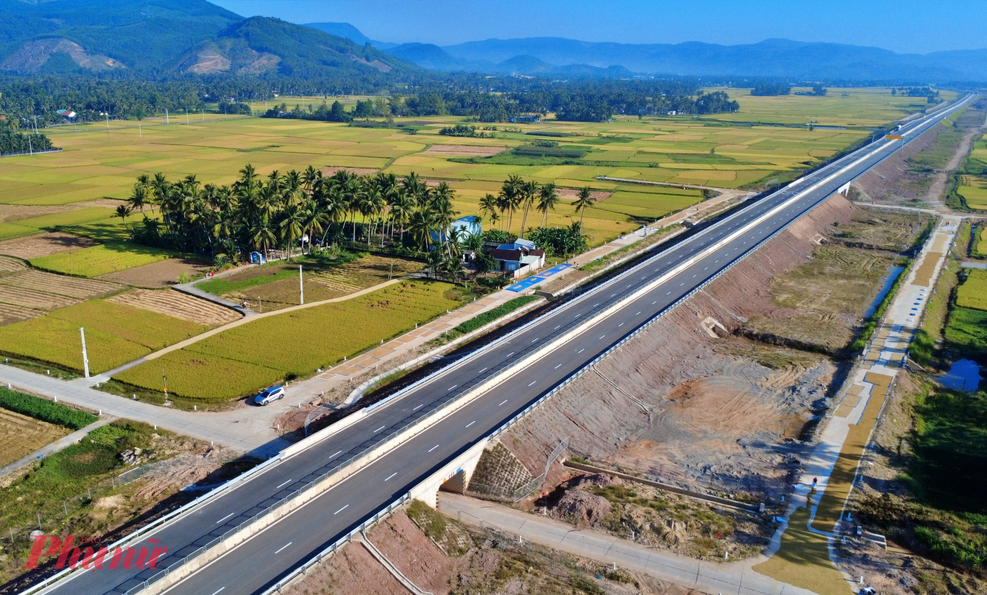 Hiện nay, chủ đầu tư cùng các nhà thầu đang tập trung hoàn tất các thủ tục pháp lý, cũng như các hạng mục đảm bảo an toàn giao thông trước khi đưa vào khai thác chính thức.