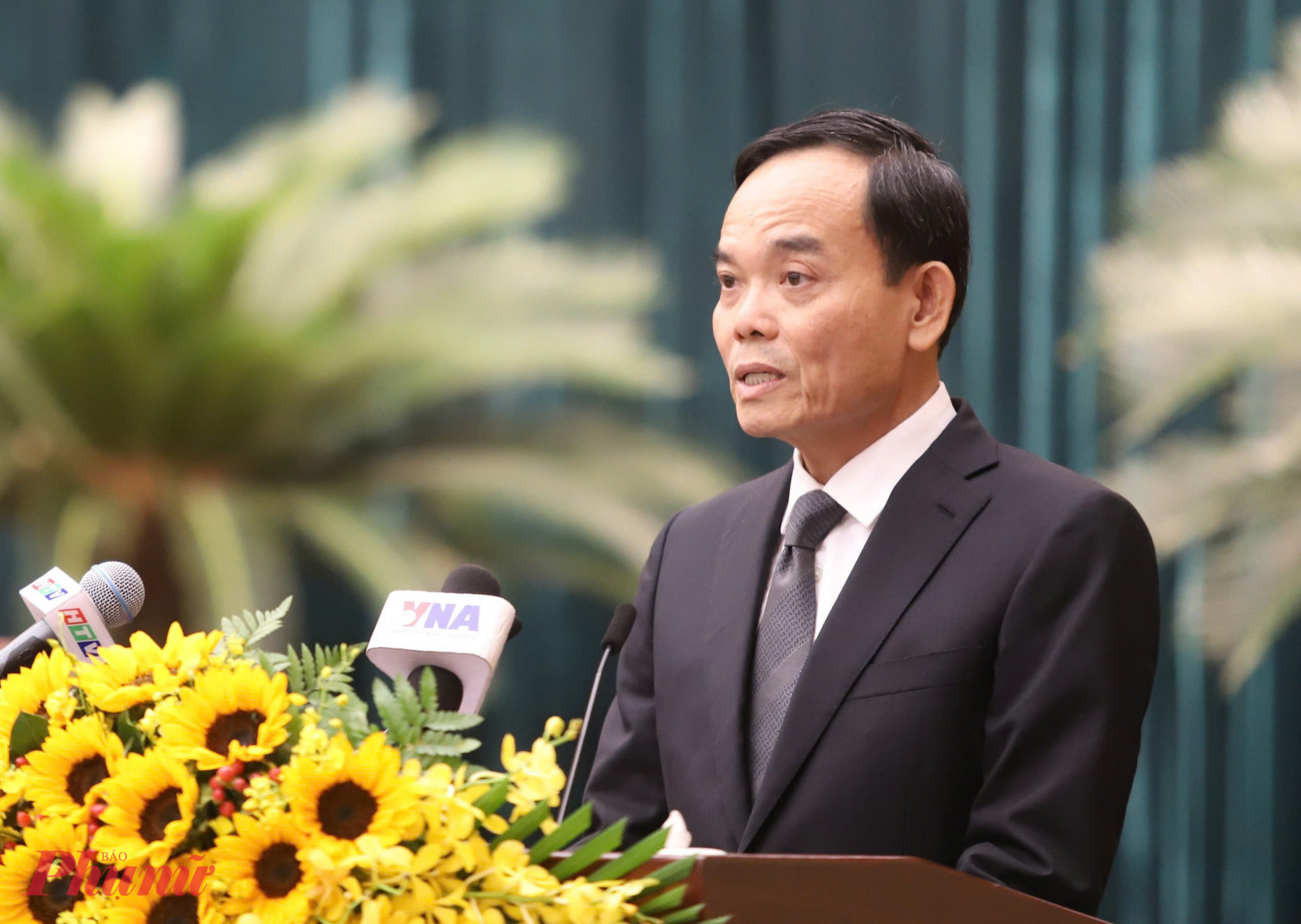 Ông Trần Lưu Quang - Bí thư Thành ủy TPHCM phát biểu tại kỳ họp - Ảnh: Phùng Huy