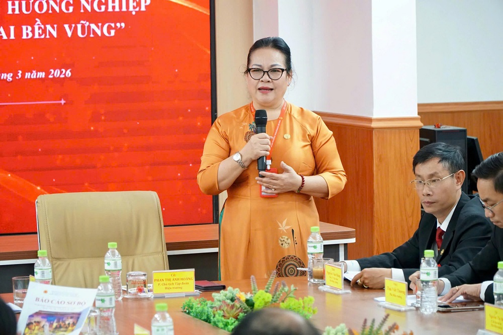 Bà Phan Thị Ánh Hoàng - Hiệu trưởng nhà trường - chia sẻ về dự án - Ảnh: Nhà trường cung cấp