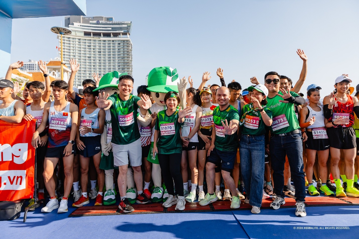 Các vận động viên lan tỏa tinh thần thể thao tại Tiền Phong Marathon 2026 - Ảnh: Herbalife