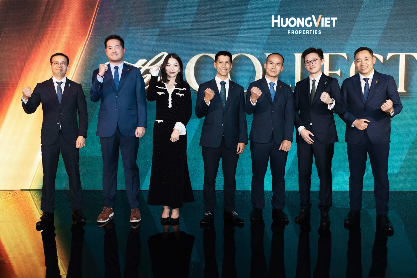 Ban lãnh đạo Hướng Việt Properties - Ảnh: M.L