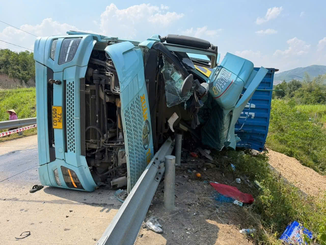 Chiếc xe container tại hiện trường vụ tai nạn - ảnh: M.N.