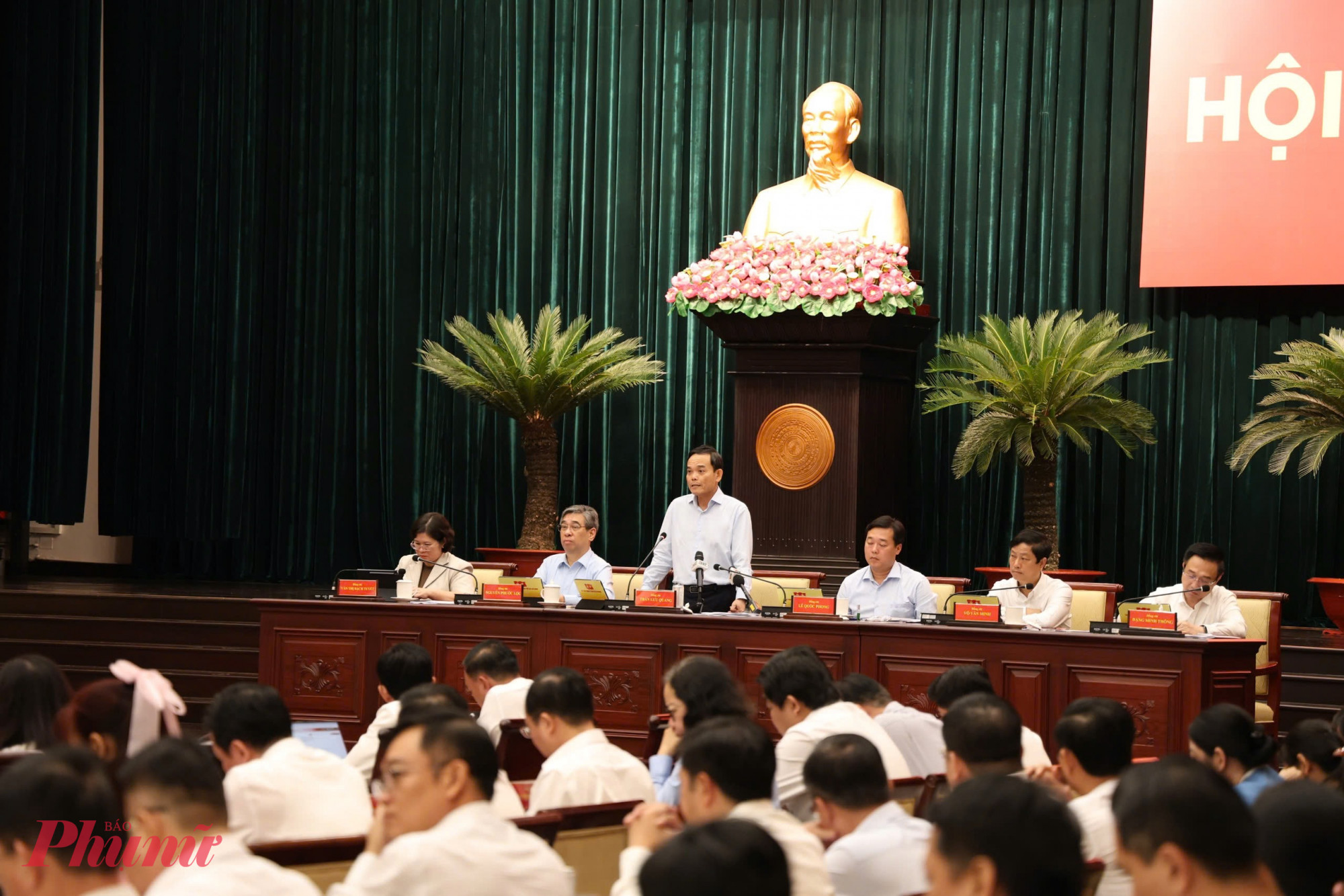 TPHCM đặt mục tiêu tăng trưởng 2 con số trong năm 2026, khẳng định vai trò đầu tàu kinh tế - Ảnh: Thanh Tâm