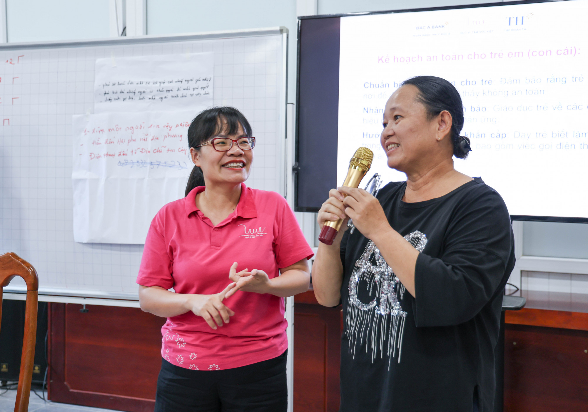 Bà Trần Hồng Điệp - Giám đốc Quỹ Vì Tầm Vóc Việt - Ảnh: BAC A BANK