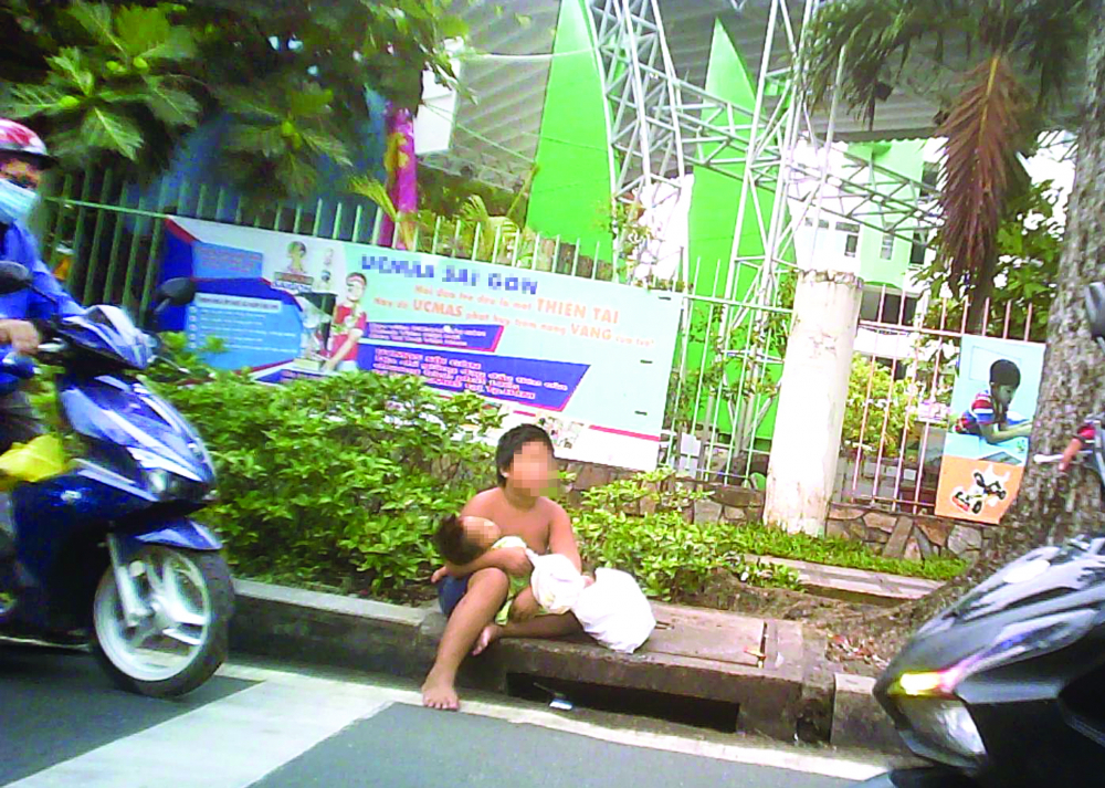 Hành vi chăn dắt trẻ ăn xin sẽ bị phạt tiền - ảnh minh họa: B.P,N