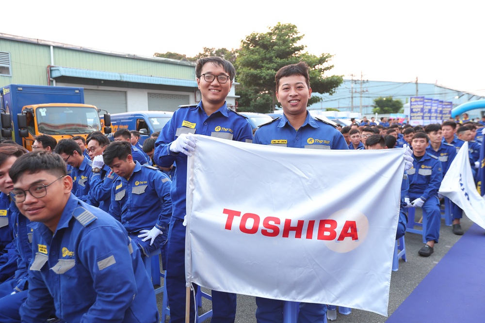 Việc được các hãng tham gia đào tạo giúp Thợ Điện máy XANH nắm vững mọi thông số kỹ thuật, đảm bảo máy vận hành êm ái và đạt hiệu suất cao - Ảnh: Điện máy XANH