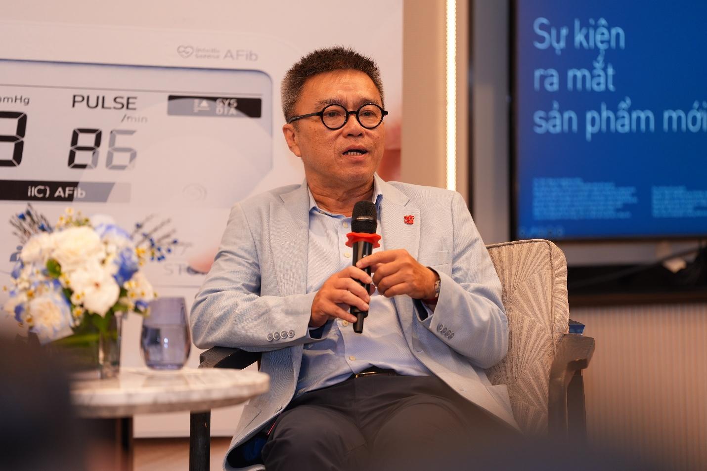 Theo bác sĩ Lê Đình Phương - Trưởng khoa Nội tổng quát & Y học gia đình, Bệnh viện FV:  “Việc phòng ngừa cao huyết áp và rung nhĩ nên được theo dõi thường xuyên tại nhà” - Ảnh: OMRON Healthcare Việt Nam